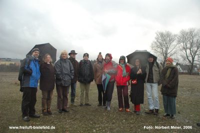 Die beteiligten Künstlerinnen und Künstler an Freiluft 2006.